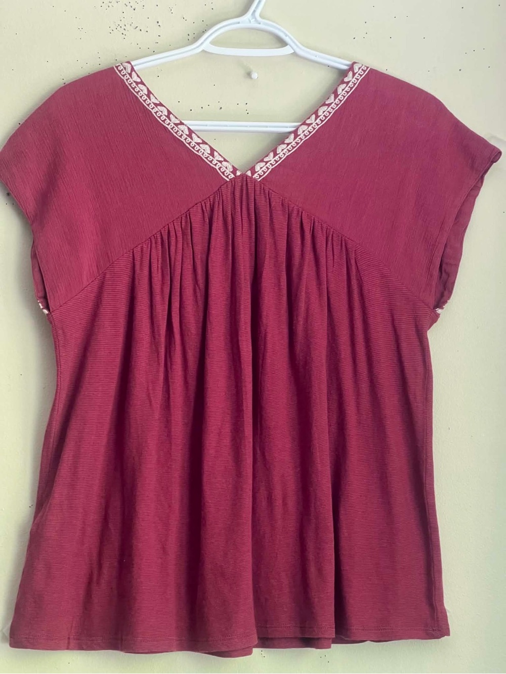 Lucky Brand Rose Pink Embroidered V-Neck Short Sleeve Tee - Picture 2 of 4